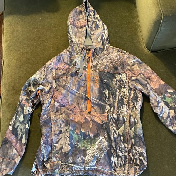 Nomad light weight hoodie. - Picture 1 of 3